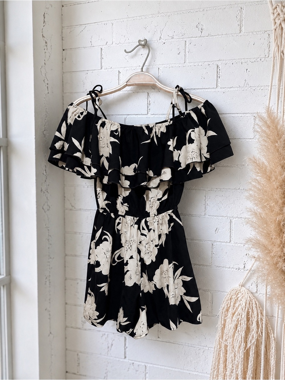 Bo Bel Black Ivory Floral Off Shoulder Ruffle Romper Playsuit Size Medium Boho